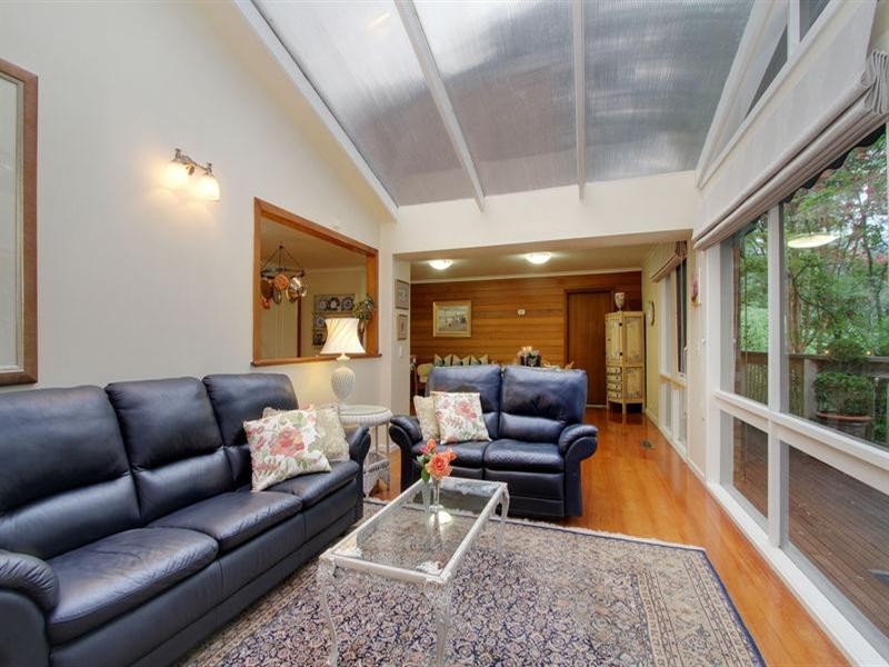 4 WOODCHURCH Close, Ringwood North VIC 3134