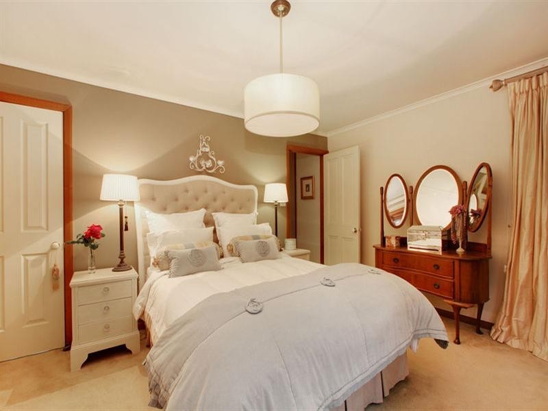 4 WOODCHURCH Close, Ringwood North VIC 3134