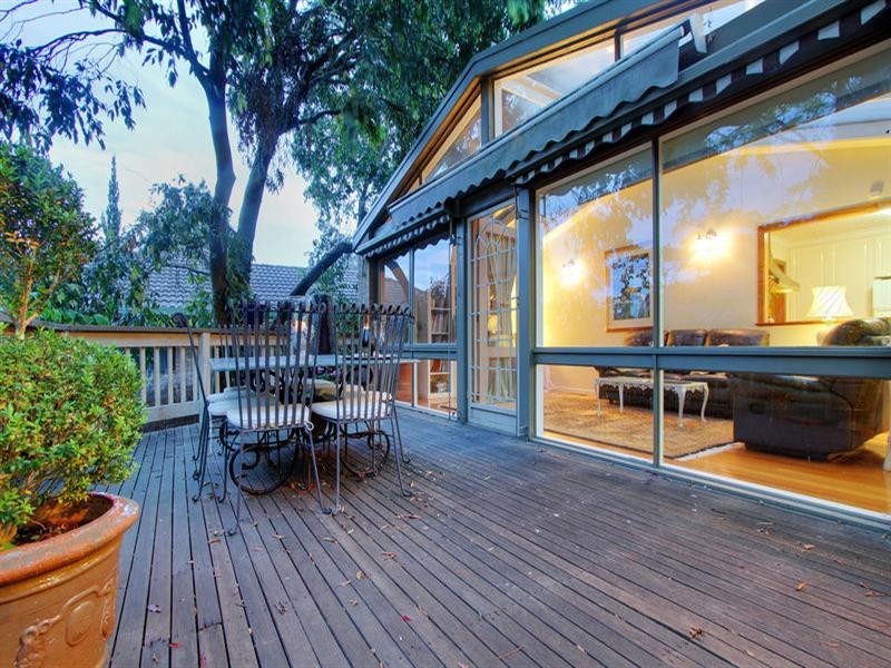 4 WOODCHURCH Close, Ringwood North VIC 3134