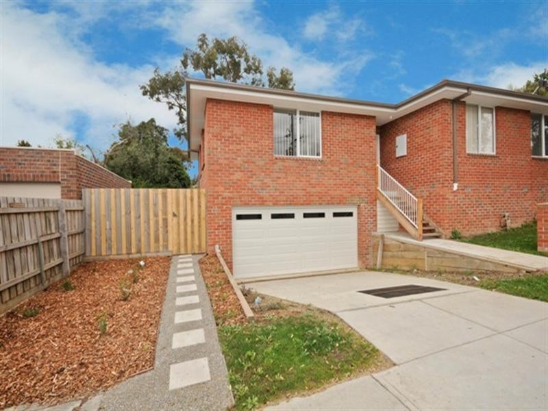 12 Royal Road, Croydon South VIC 3136