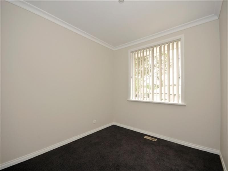 12 Royal Road, Croydon South VIC 3136