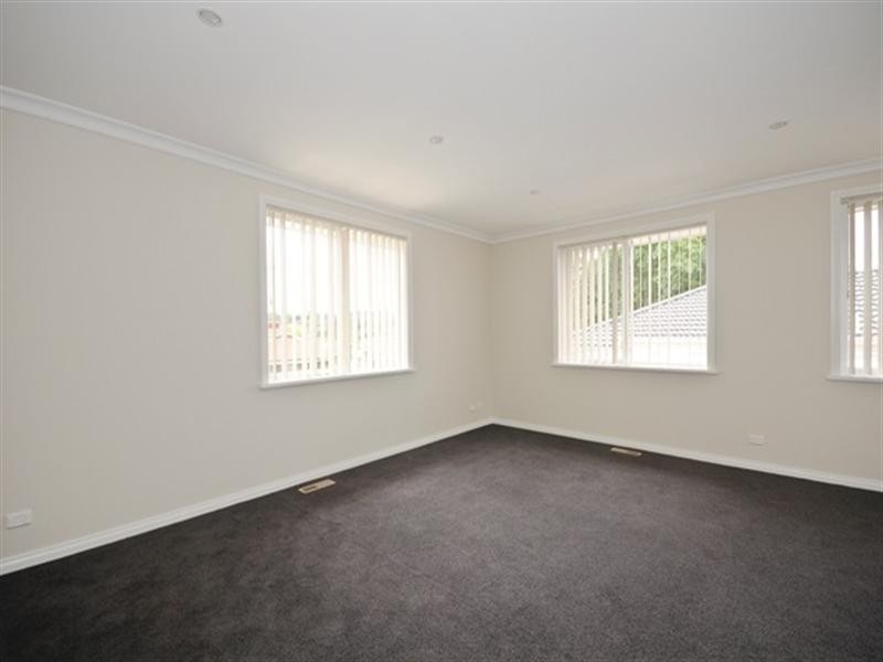 12 Royal Road, Croydon South VIC 3136