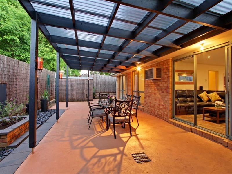 8 PERRY Close, Croydon South VIC 3136