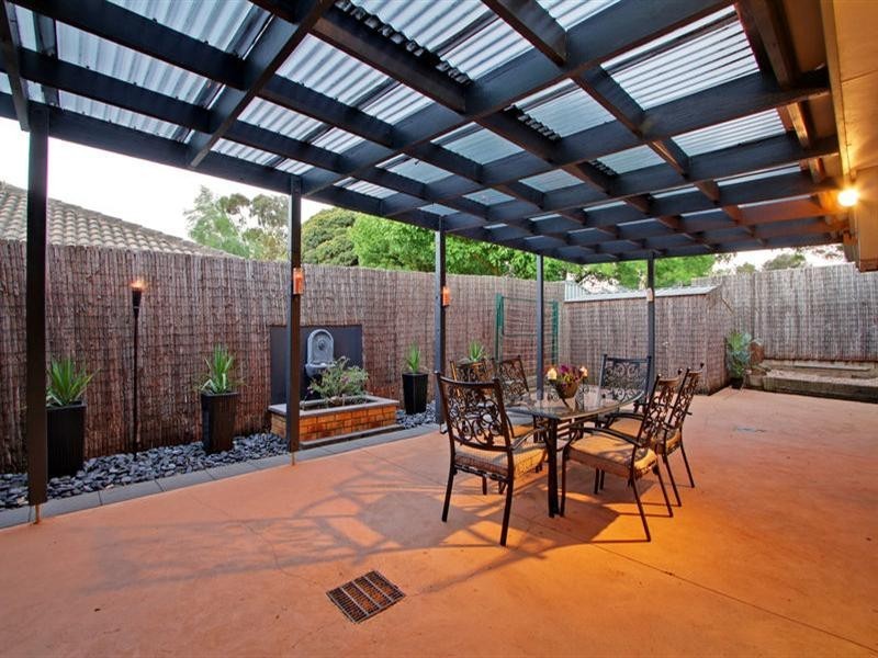 8 PERRY Close, Croydon South VIC 3136