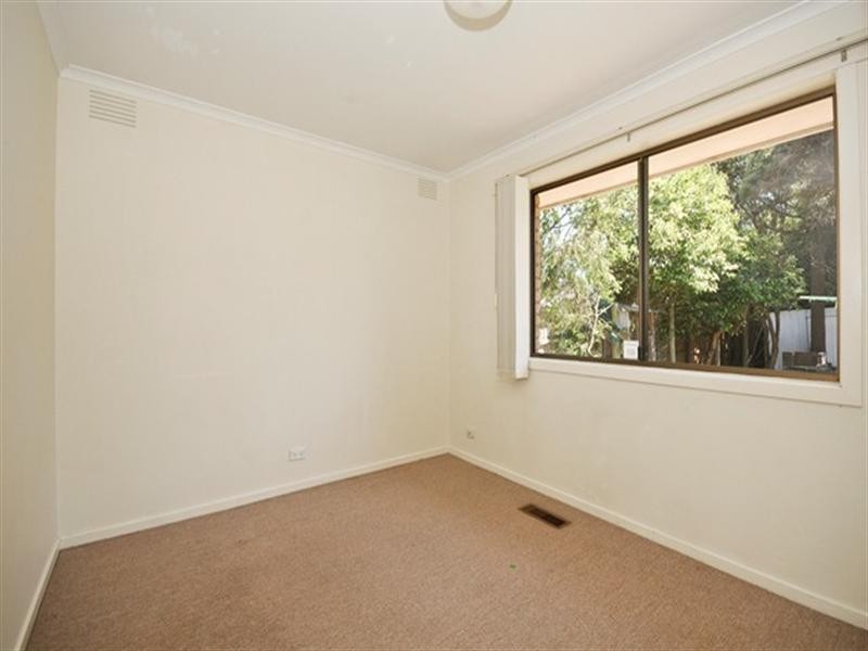 2 MELTON Grove, Croydon Hills VIC 3136