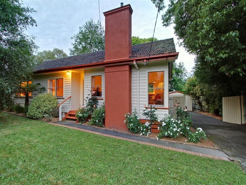 3 DUMOSA Avenue, Croydon VIC 3136