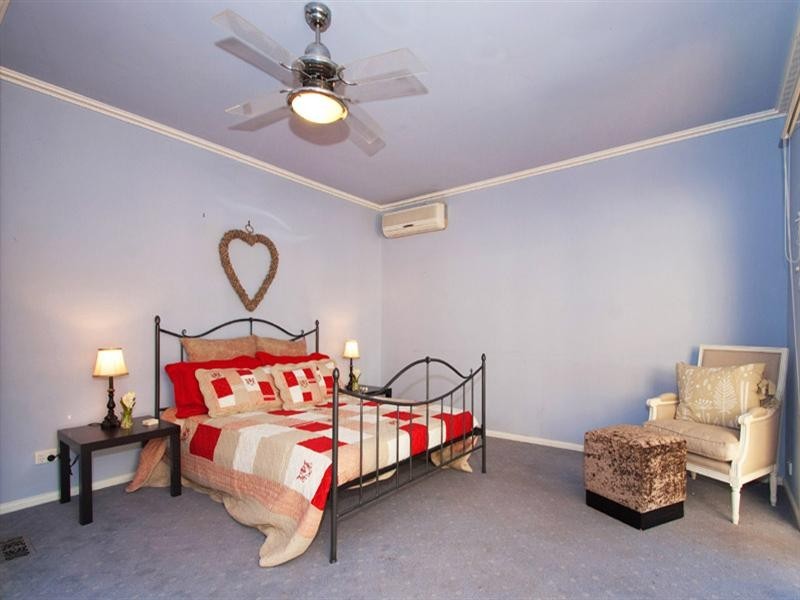 2 FIELD Street, Croydon VIC 3136