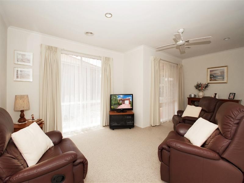 6 HILLRISE Crescent, Chirnside Park VIC 3116