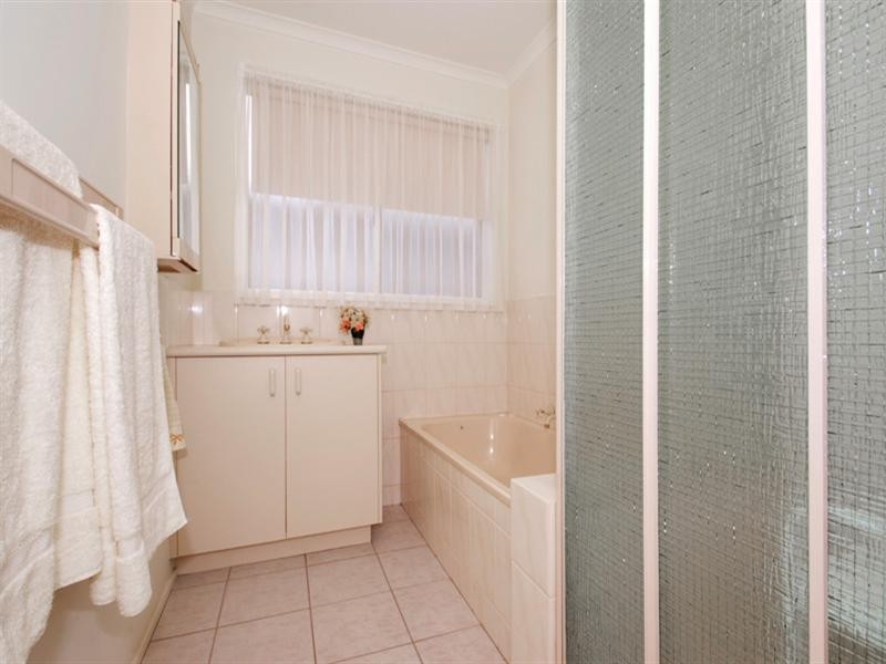 6 HILLRISE Crescent, Chirnside Park VIC 3116