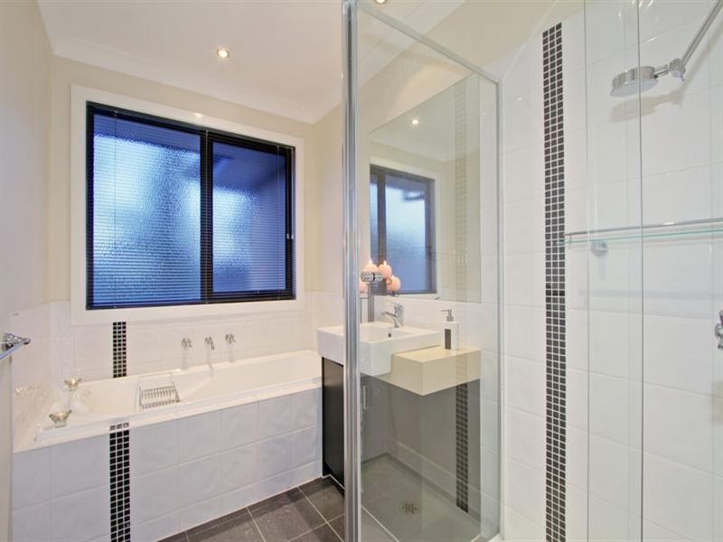 24 NICKSON Close, Bayswater North VIC 3153