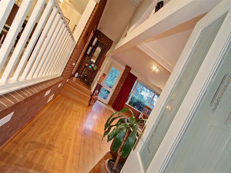 8 HILLVIEW Court, Croydon Hills VIC 3136