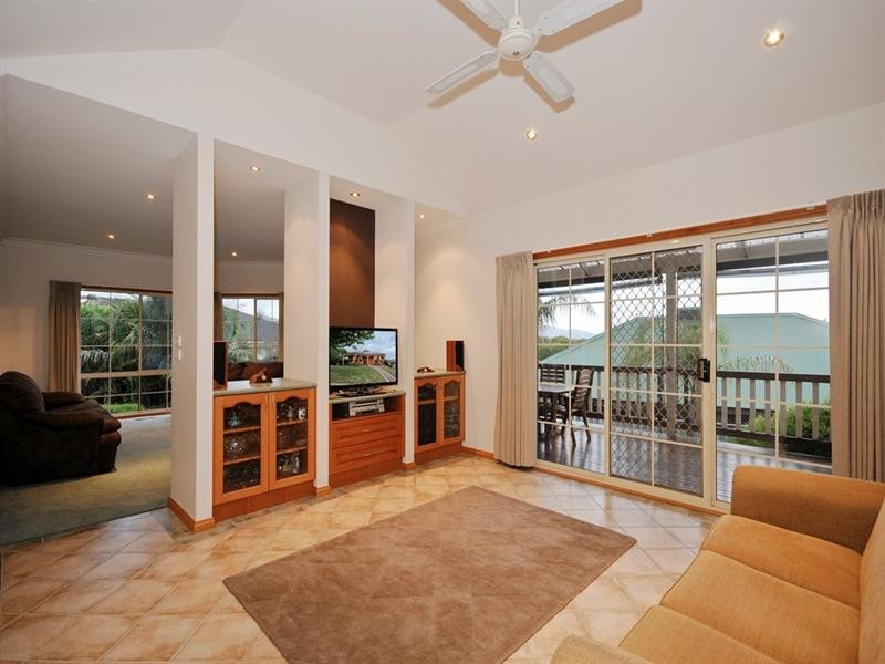 1 OXLEY Court, Chirnside Park VIC 3116