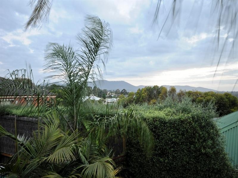 1 OXLEY Court, Chirnside Park VIC 3116