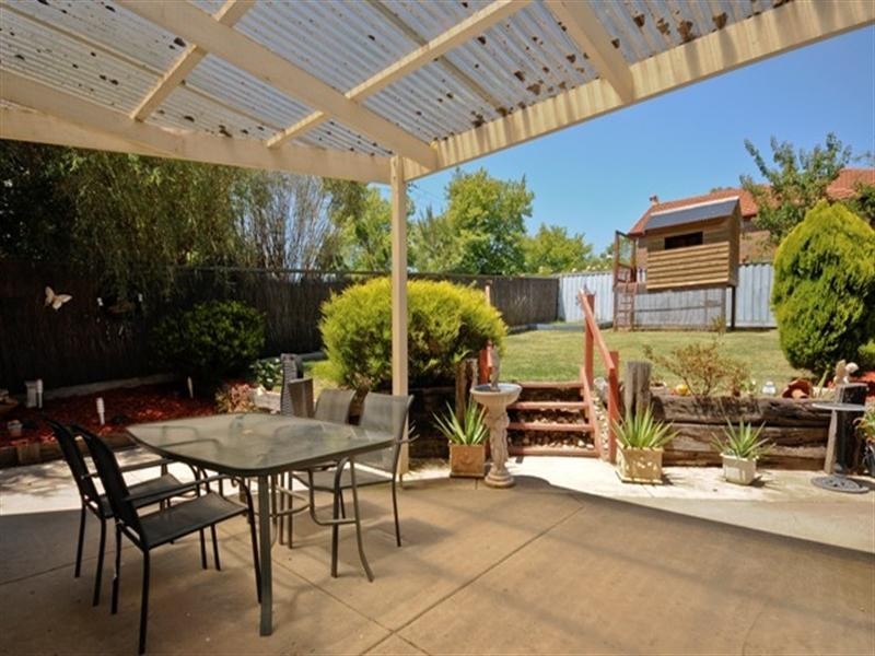 1 Yarraridge Drive, Chirnside Park VIC 3116