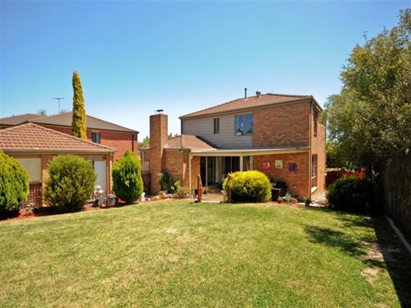 1 Yarraridge Drive, Chirnside Park VIC 3116