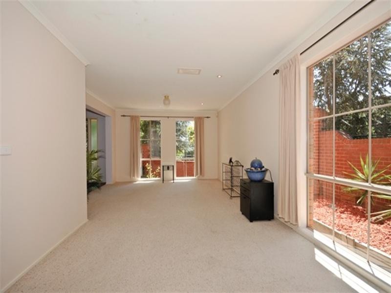 1 Yarraridge Drive, Chirnside Park VIC 3116