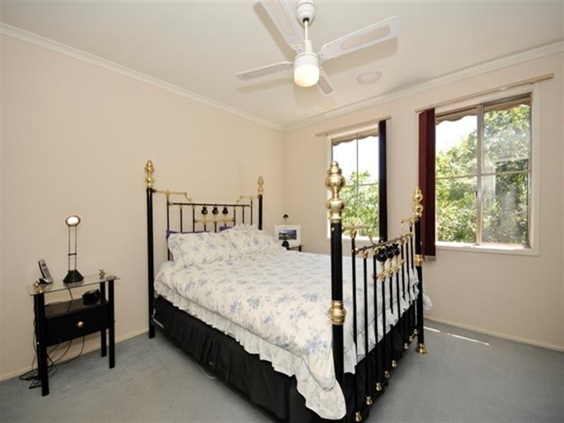 1 Yarraridge Drive, Chirnside Park VIC 3116