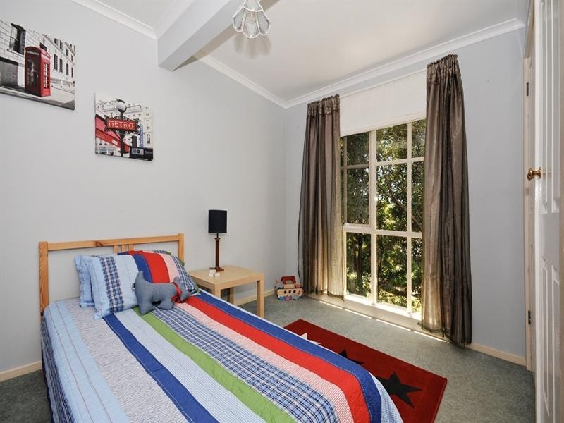 13 DEVON Walk, Mooroolbark VIC 3138