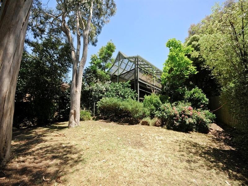 13 DEVON Walk, Mooroolbark VIC 3138