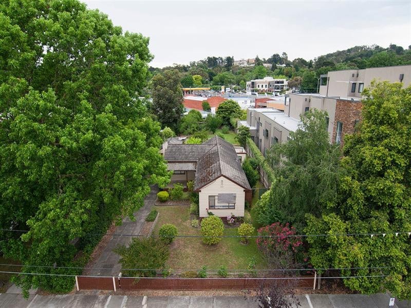 6 CIVIC Square, Croydon VIC 3136