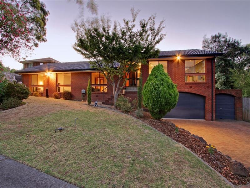 8 CORNELIA Close, Kilsyth VIC 3137