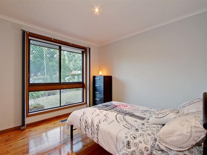 8 CORNELIA Close, Kilsyth VIC 3137