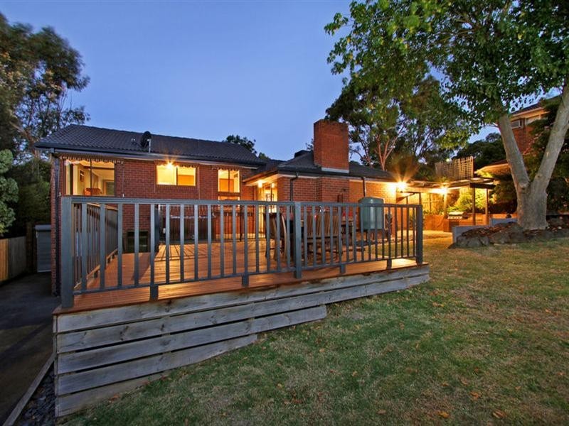8 CORNELIA Close, Kilsyth VIC 3137
