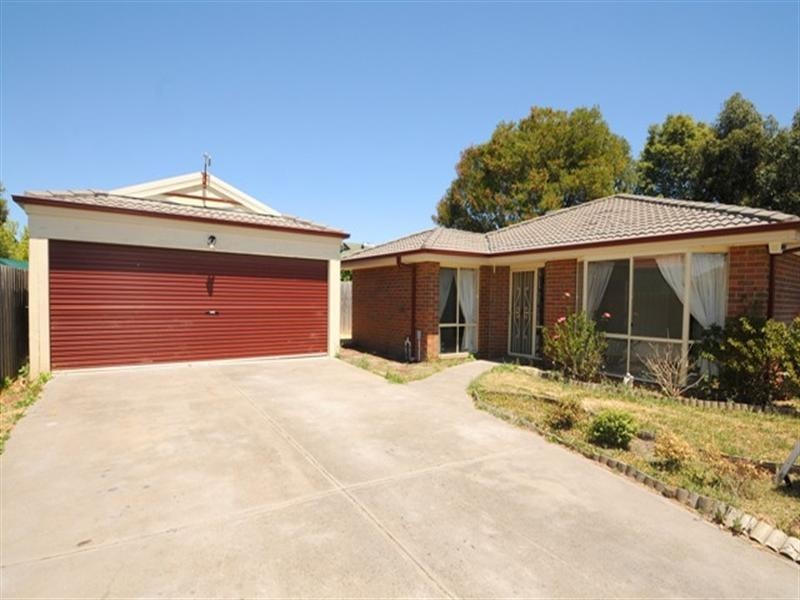 17 Snowgum Drive, Kilsyth South VIC 3137