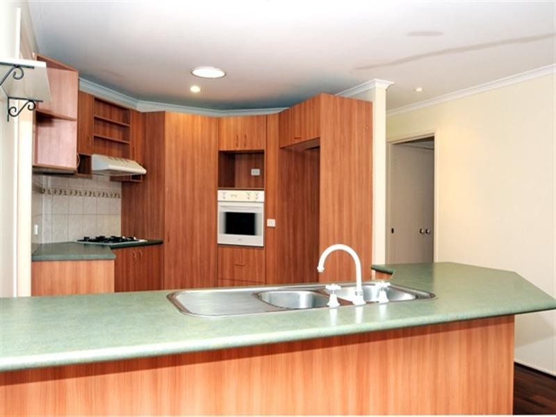 17 Snowgum Drive, Kilsyth South VIC 3137