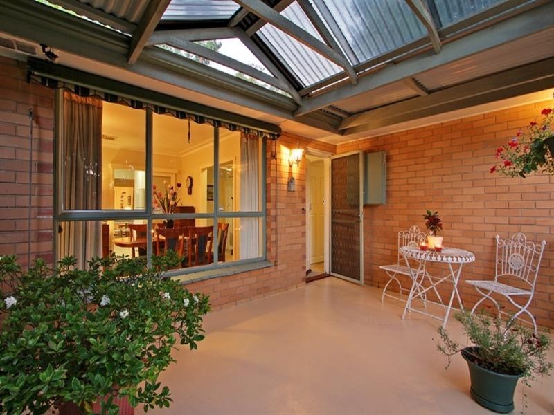6 TYNONG Street, Croydon VIC 3136