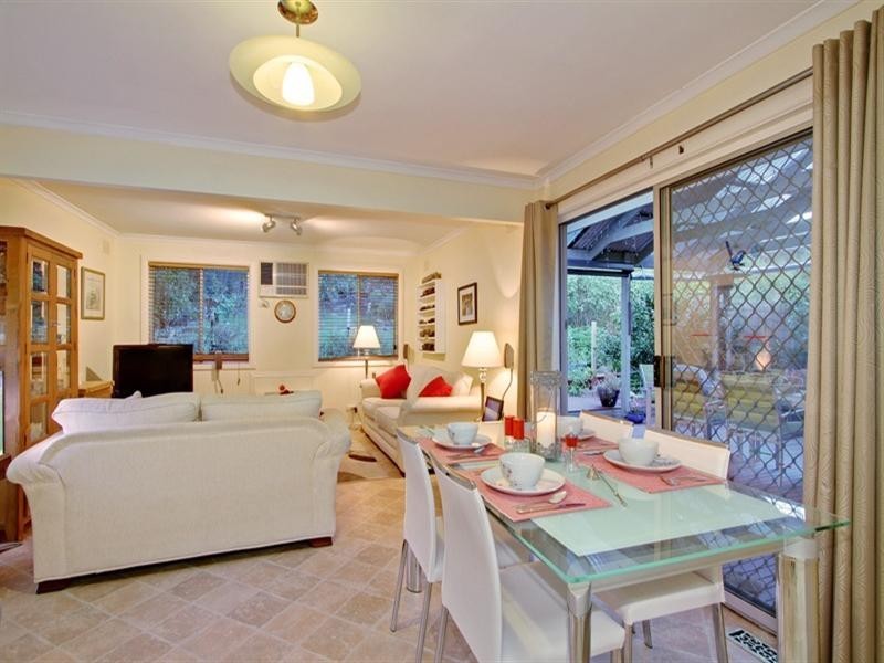 6 TYNONG Street, Croydon VIC 3136