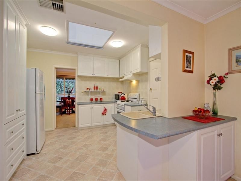 6 TYNONG Street, Croydon VIC 3136