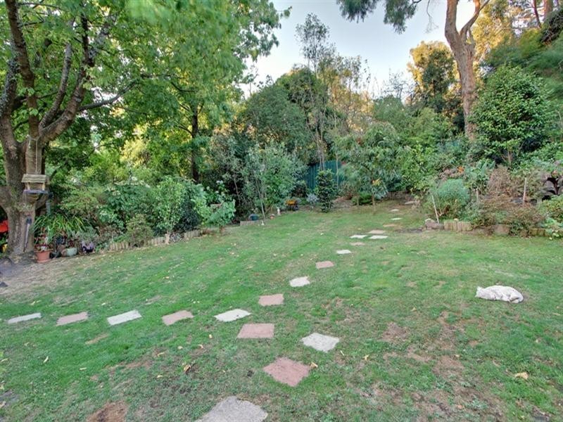 6 TYNONG Street, Croydon VIC 3136