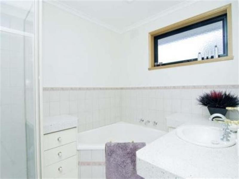 8 Burswood Close, Frankston South VIC 3199