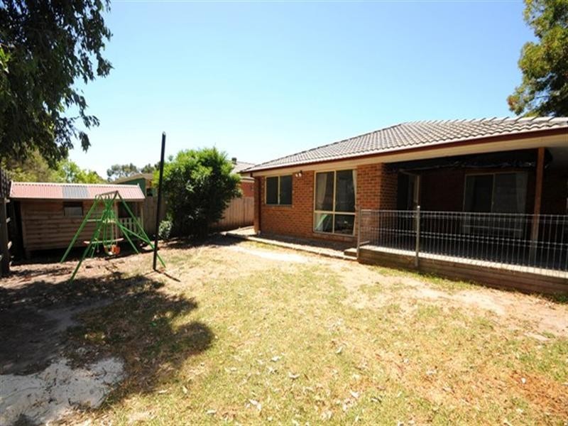 17 Snowgum Drive, Kilsyth South VIC 3137