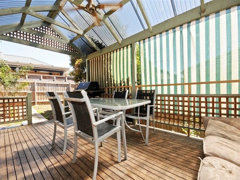 42 CARDIGAN Road, Mooroolbark VIC 3138