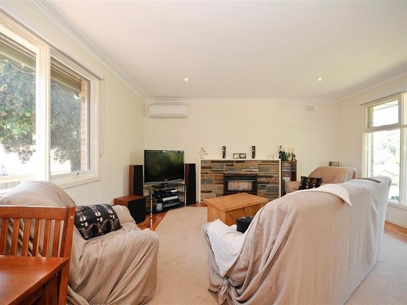 42 CARDIGAN Road, Mooroolbark VIC 3138