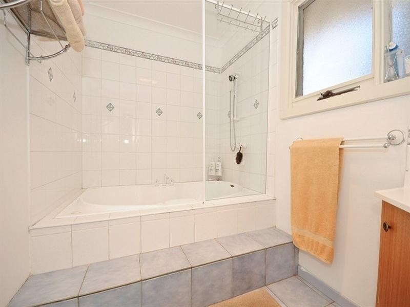 42 CARDIGAN Road, Mooroolbark VIC 3138