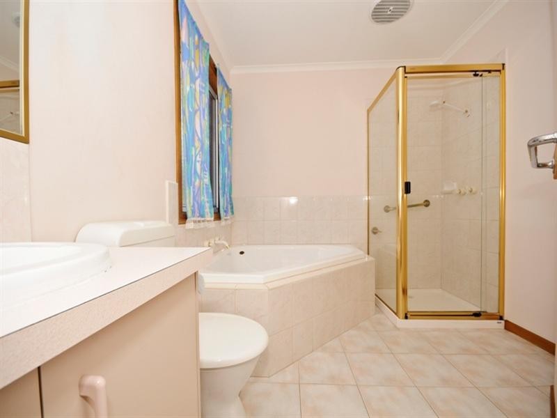 62 JESMOND Road, Croydon VIC 3136