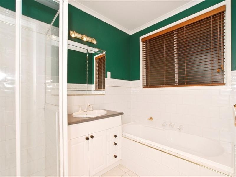 7 Holyrood Crescent, Ringwood VIC 3134