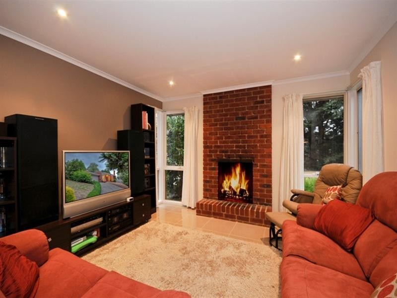 13 HIGHLEIGH Court, Mooroolbark VIC 3138