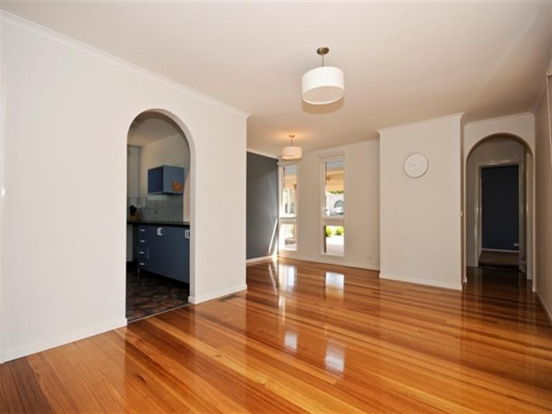 6 Emora Street, Croydon VIC 3136