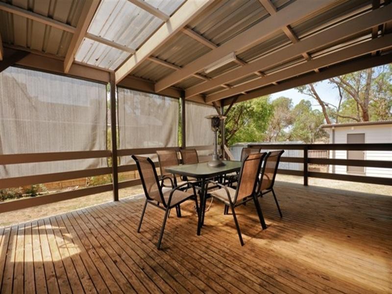 6 Emora Street, Croydon VIC 3136