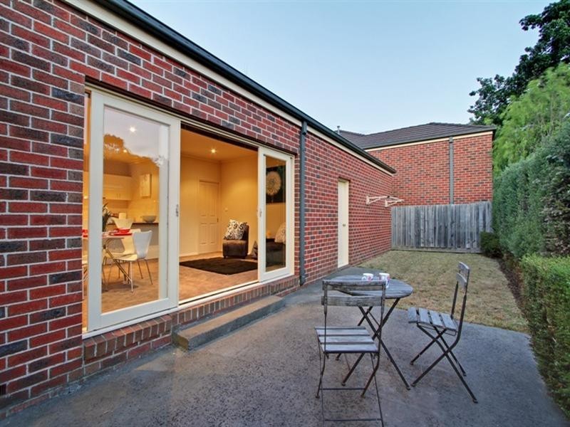 6 ST ANDREWS MEWS (enter at 118 Dorset Rd), Croydon VIC 3136