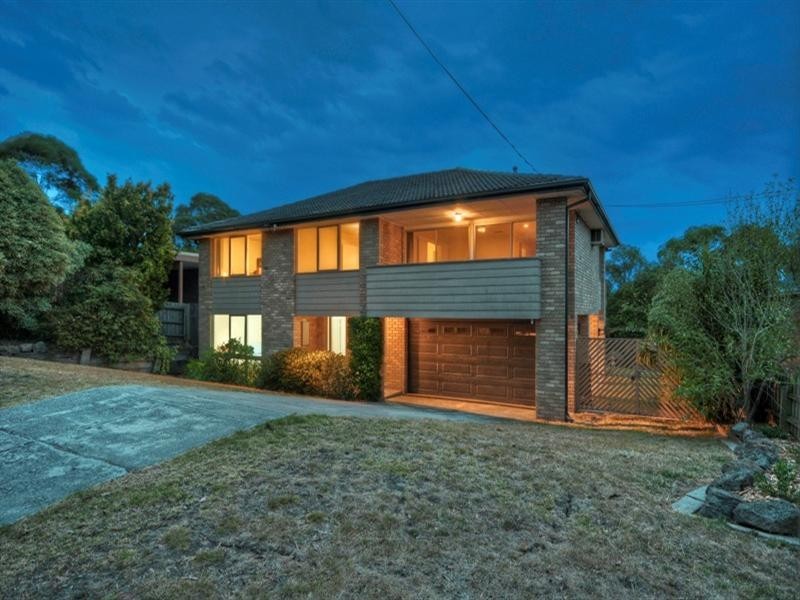 6 SPRINGSONG PASS, Chirnside Park VIC 3116