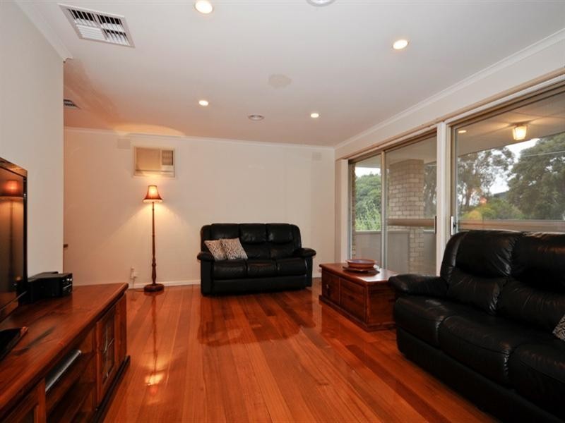 6 SPRINGSONG PASS, Chirnside Park VIC 3116