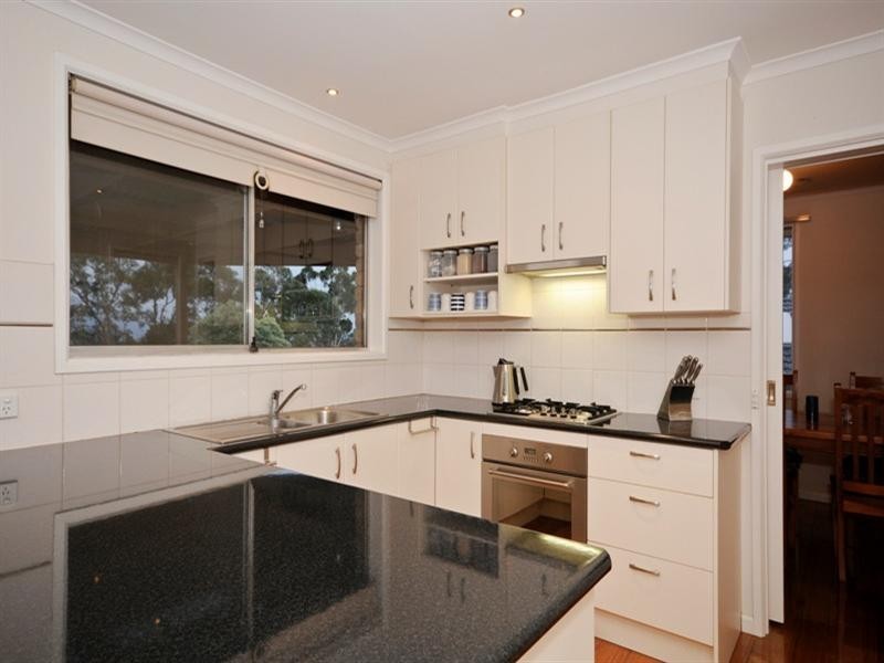 6 SPRINGSONG PASS, Chirnside Park VIC 3116
