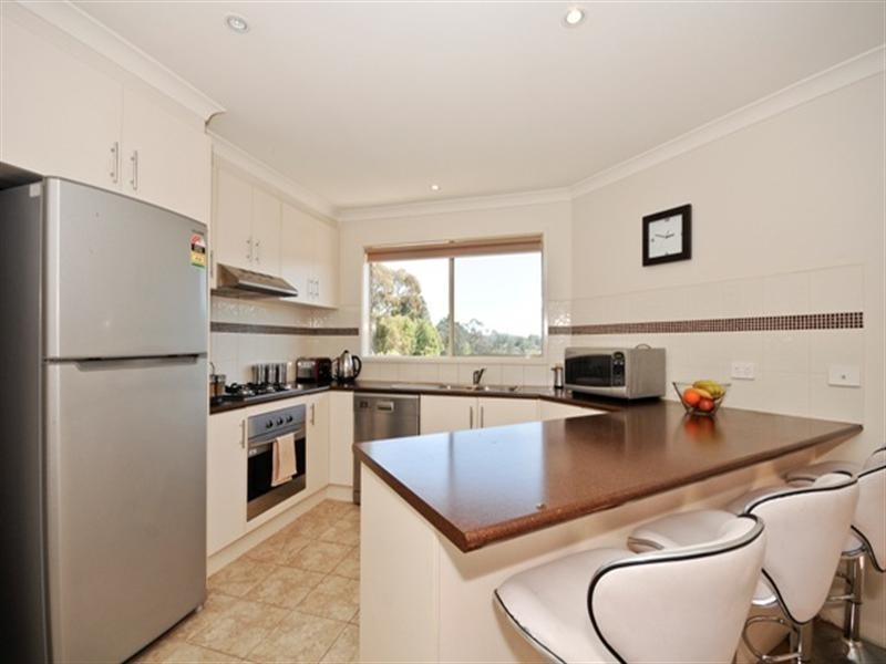 4/16A RUSSELL Avenue, Mooroolbark VIC 3138
