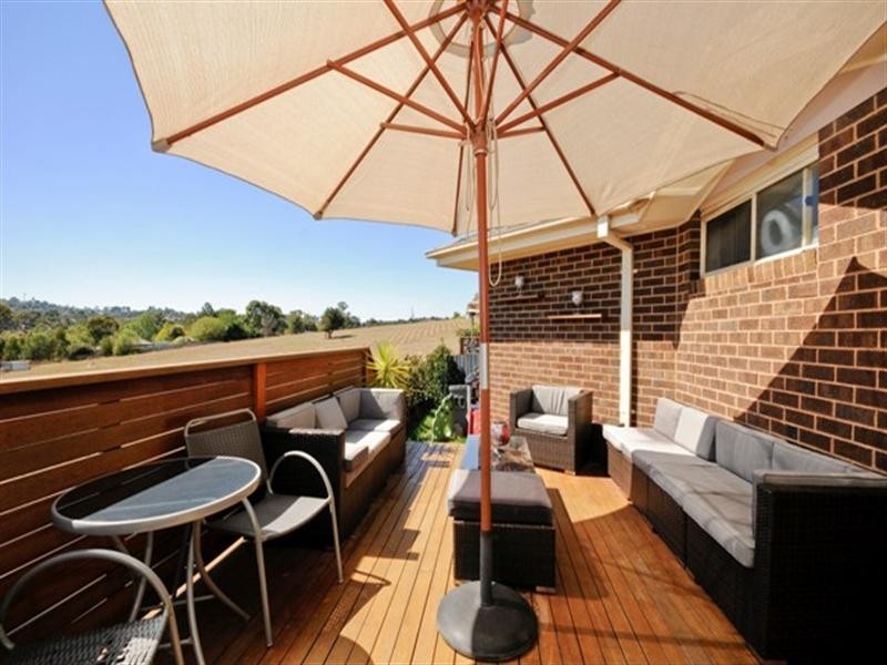 4/16A RUSSELL Avenue, Mooroolbark VIC 3138