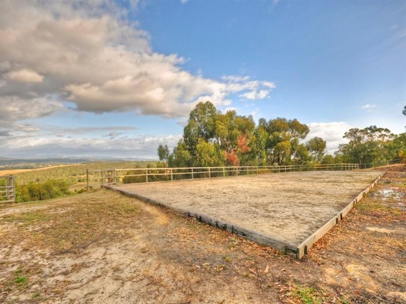 13 FORDS Road, Gruyere VIC 3770
